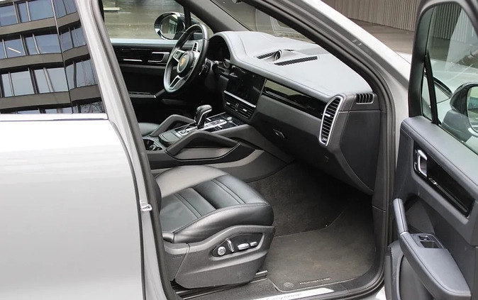 Porsche Cayenne cena 289900 przebieg: 59700, rok produkcji 2018 z Obrzycko małe 781